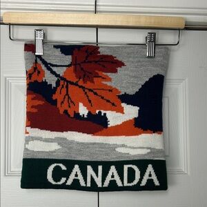 Great Northwest CANADA Autumn neckerchief knit loop scarf.